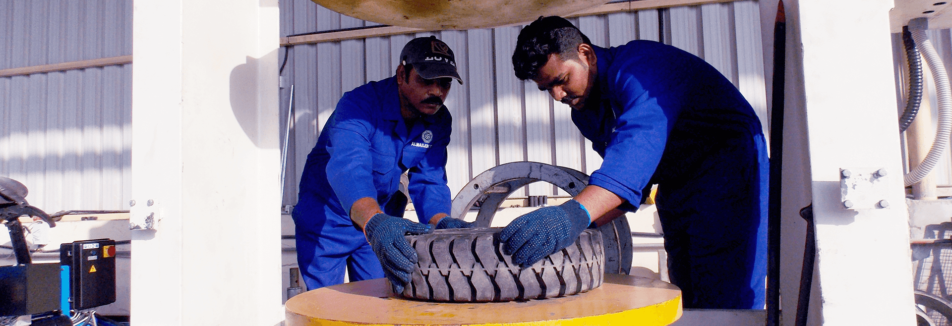 SOLID TIRE FITTING banner