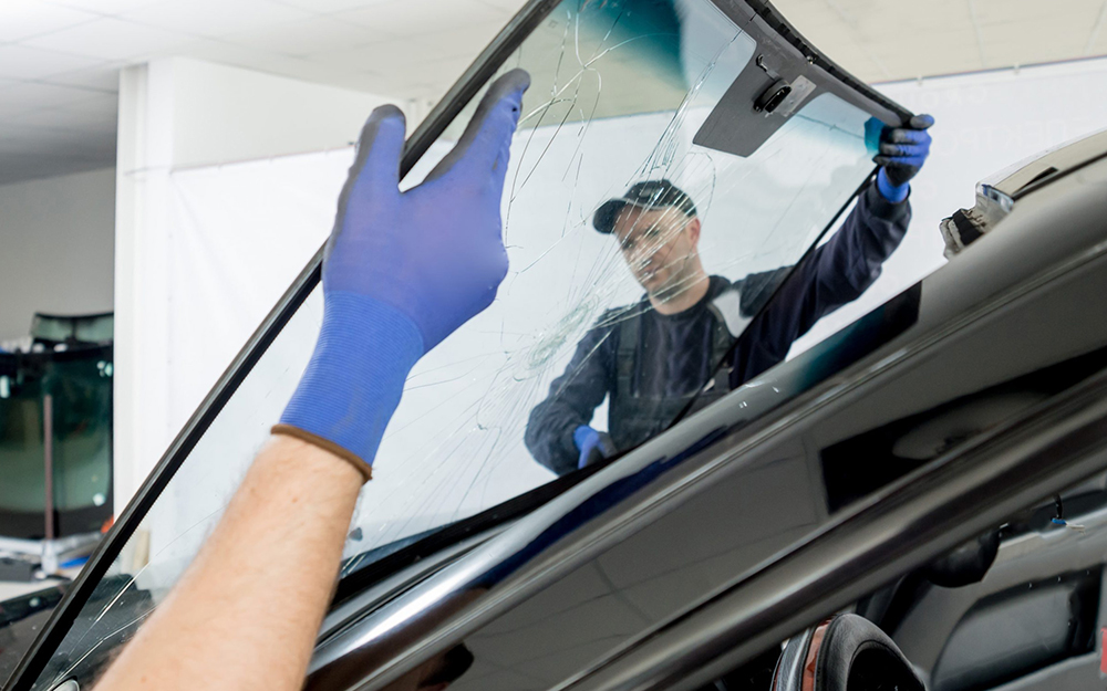 Professional Car Glass Replacement Services